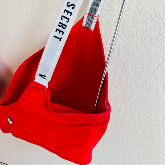 Victoria’s Secret Red & White Logo Strap T-Shirt Lightly Lined Demi Bra - Picture 5 of 10